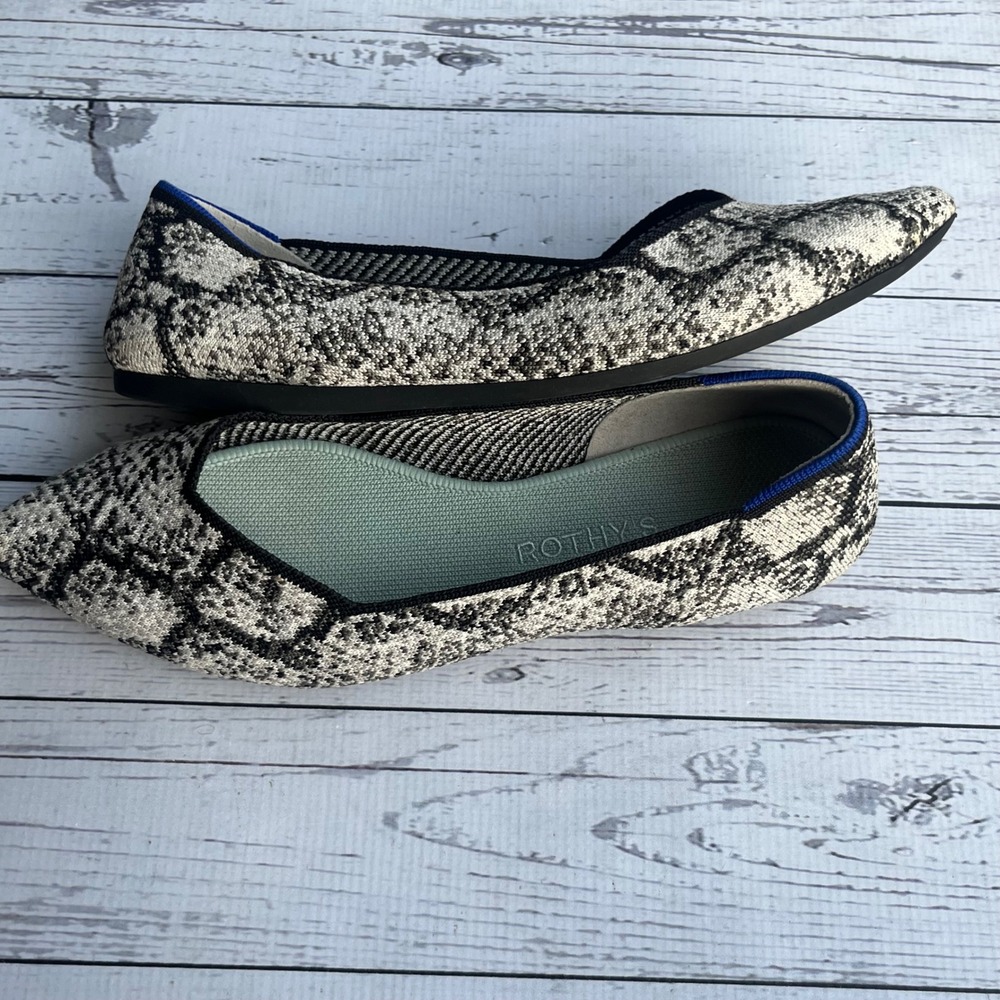 Rothys The Point Grey Snakeskin Pointed Toe Flats‎ Womens 10.5 Sustainable Chic